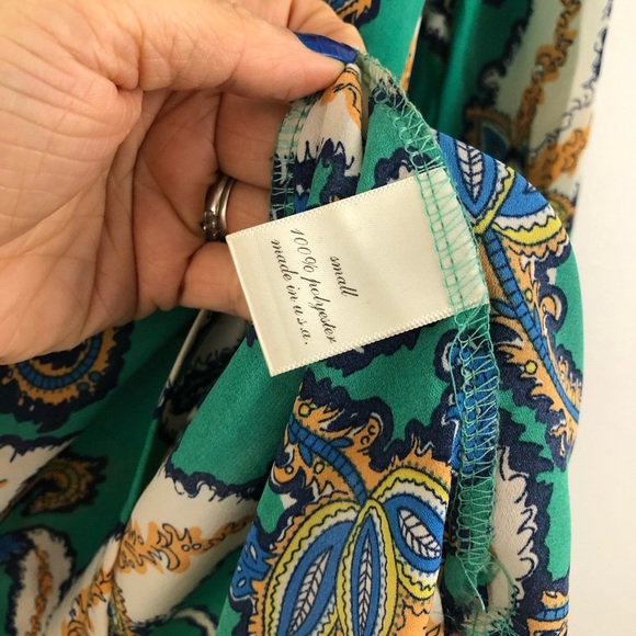 Sold Francesc’s green Gold Leaf  blouse size small - Picture 5 of 6